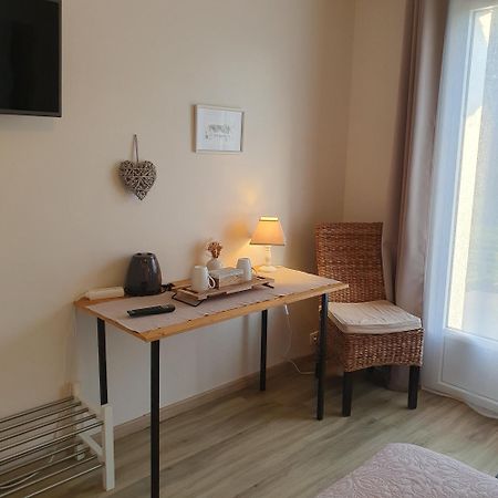 Bed and Breakfast Les Nymphéas Saint-Lyphard Esterno foto