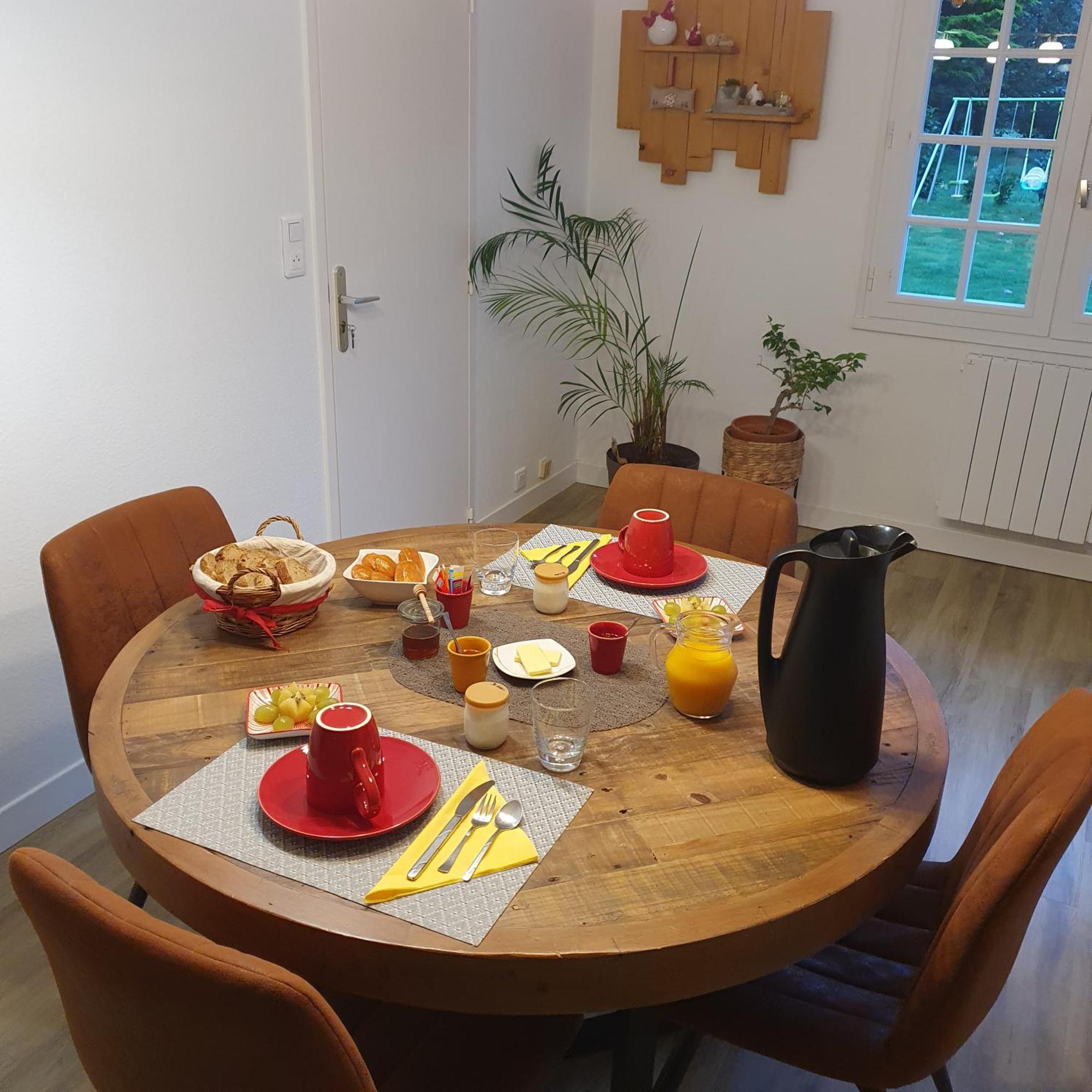Bed and Breakfast Les Nymphéas Saint-Lyphard Esterno foto